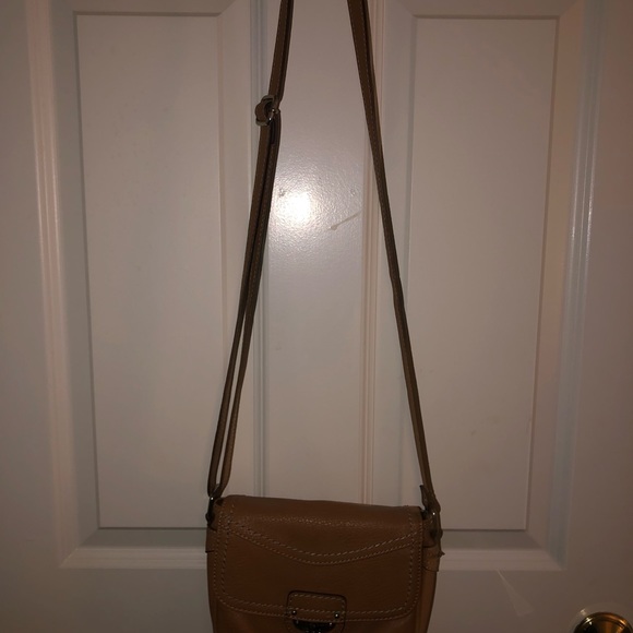 Born Concept bøc Tan cross body bag with adjustable strap. - Picture 2 of 6